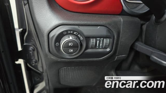 Jeep Wrangler 2019 — Şəkil 17/20