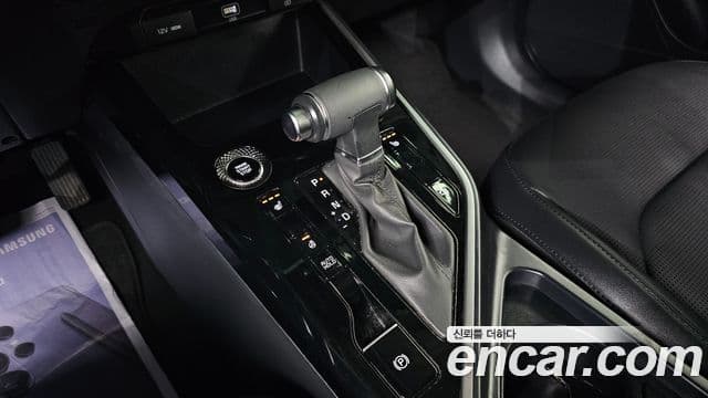 Kia Niro 2022 — фото 8 из 20