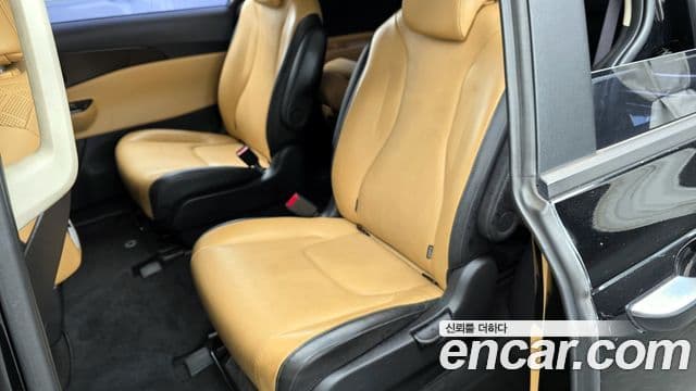Kia Carnival 2022 — Photo 15/32