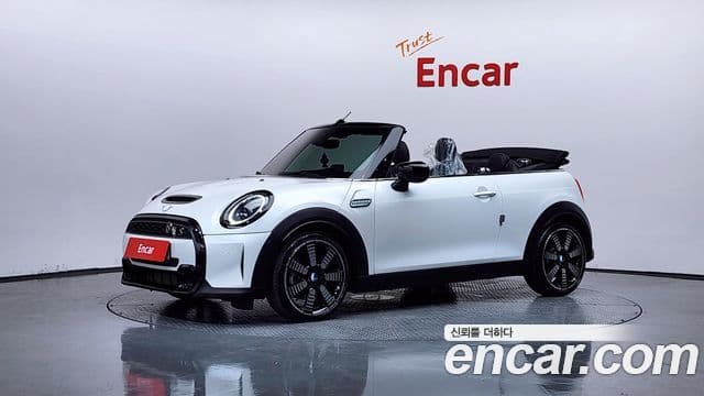 Mini Cooper S Convertible 2023 — ფოტო 9/19