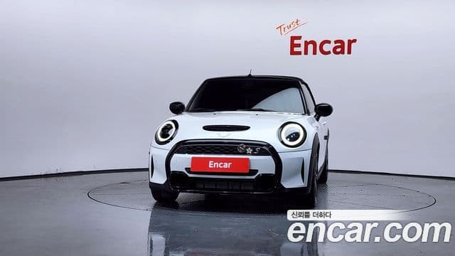 Mini Cooper S Convertible 2023 — ფოტო 2/19