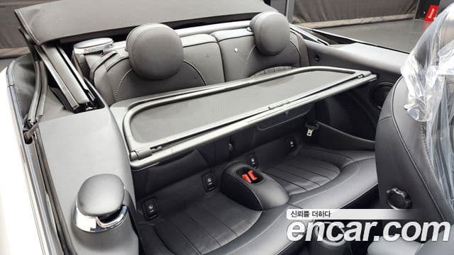 Mini Cooper S Convertible 2023 — ფოტო 11/19