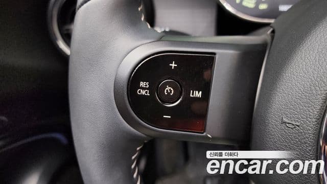 Mini Cooper S Convertible 2023 — ფოტო 15/19