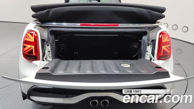 Mini Cooper S Convertible 2023 — ფოტო 16/19