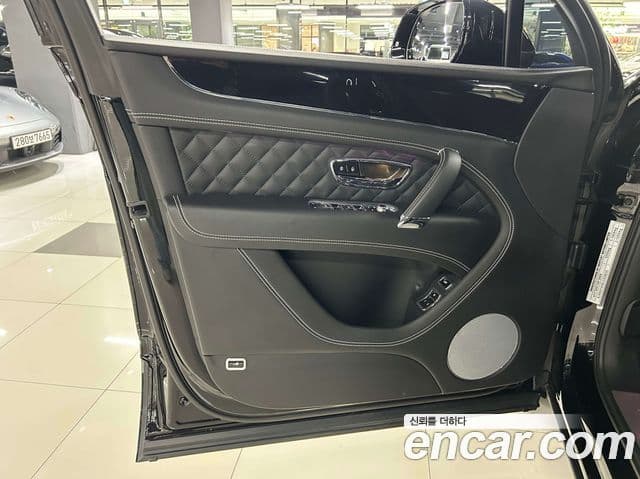 Bentley Bentayga 2020 — Photo 4/20