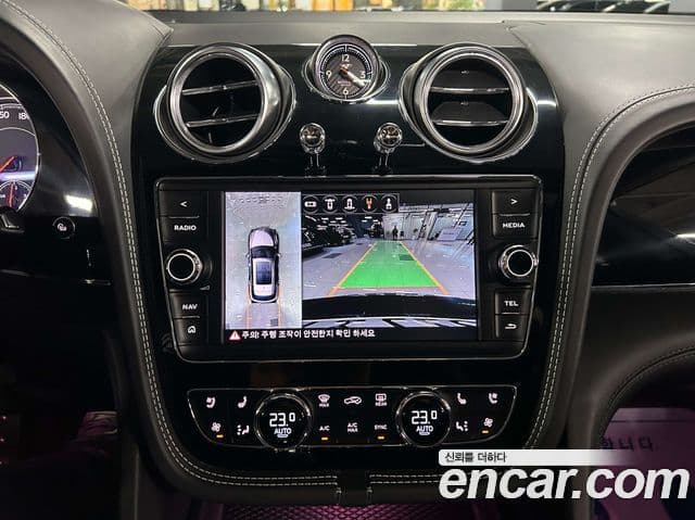 Bentley Bentayga 2020 — Photo 3/20
