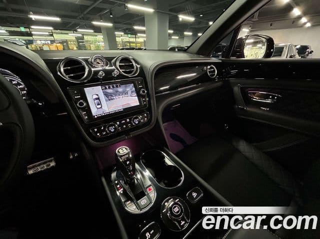 Bentley Bentayga 2020 — Photo 14/20
