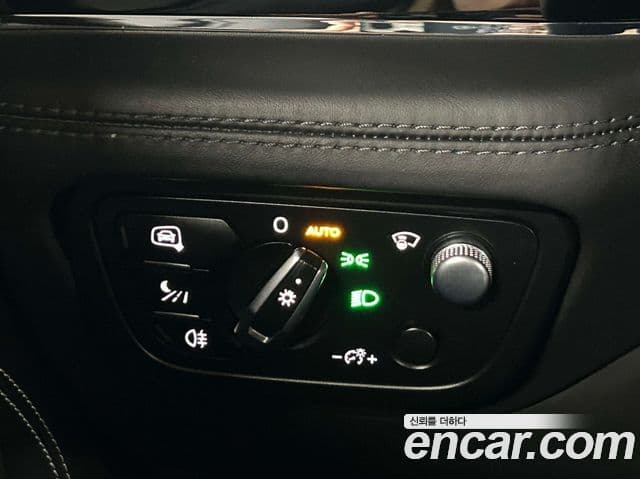 Bentley Bentayga 2020 — Photo 12/20