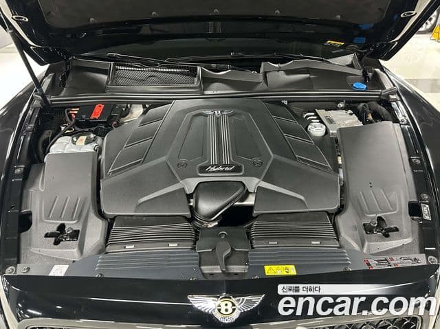 Bentley Bentayga 2020 — Photo 16/20