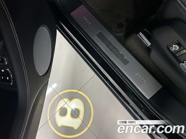 Bentley Bentayga 2020 — Photo 2/20