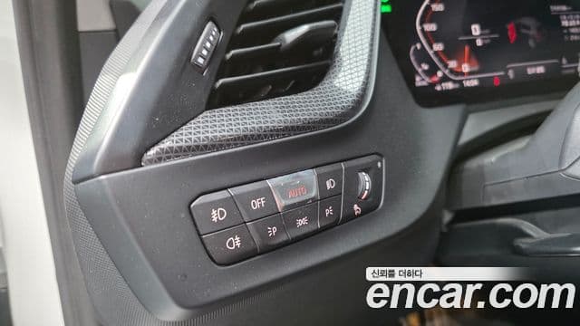 BMW 1 Series 2020 — Şəkil 16/20