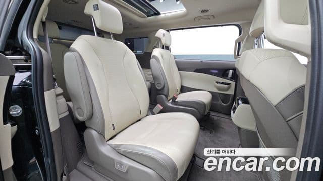 Kia Carnival 2022 — Фото 12/20
