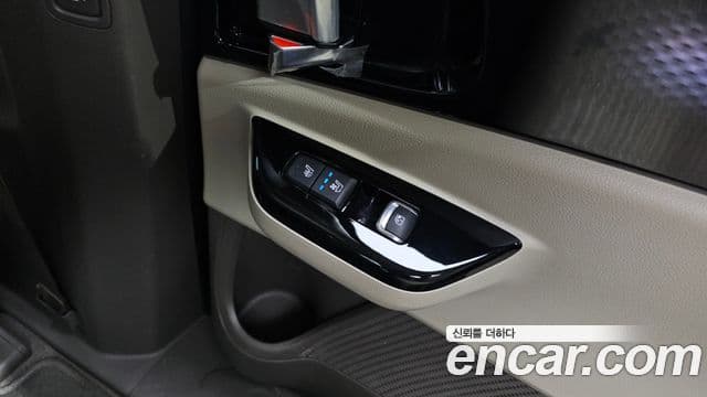 Kia Carnival 2022 — Фото 19/20