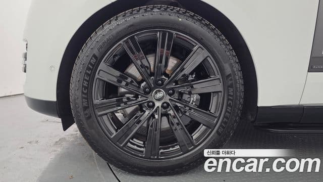 Land Rover Range Rover 2025 — Photo 3/20
