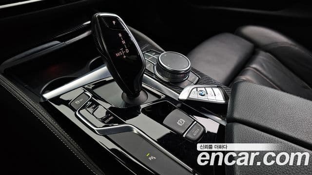BMW 5 Series 2018 — фото 9 из 20