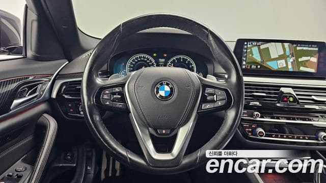 BMW 5 Series 2018 — Şəkil 13/20