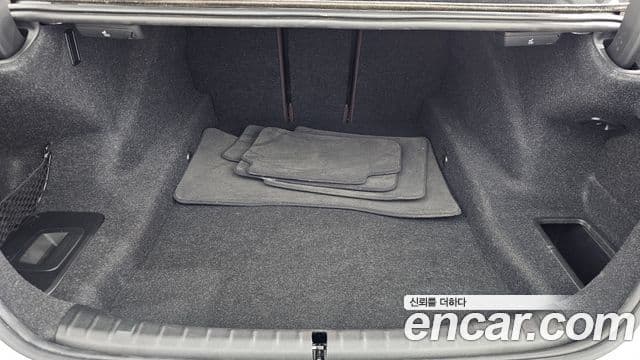 BMW 5 Series 2018 — ფოტო 16/20