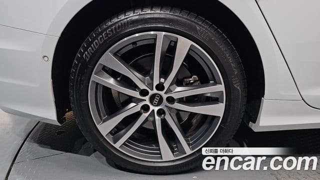 Audi A6 2023 — Photo 25/35