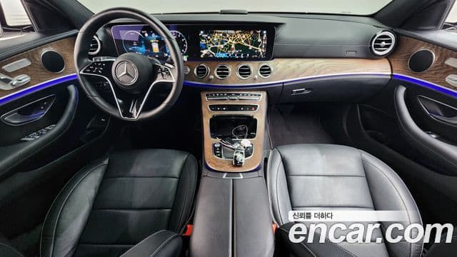 Mercedes-Benz E-Class 2023 — Фото 6/20