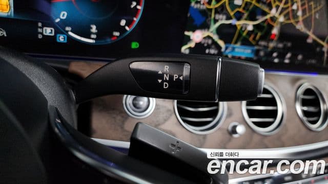 Mercedes-Benz E-Class 2023 — Фото 8/20