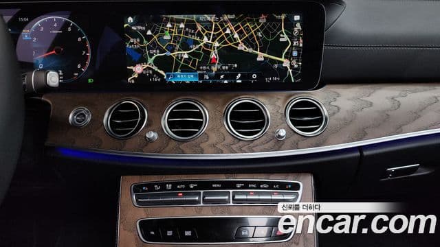 Mercedes-Benz E-Class 2023 — Фото 11/20