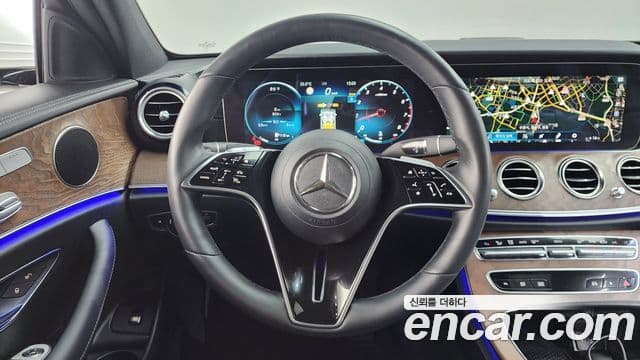 Mercedes-Benz E-Class 2023 — Фото 12/20