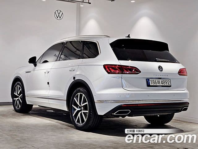 Volkswagen Touareg 2023 — Şəkil 1/15