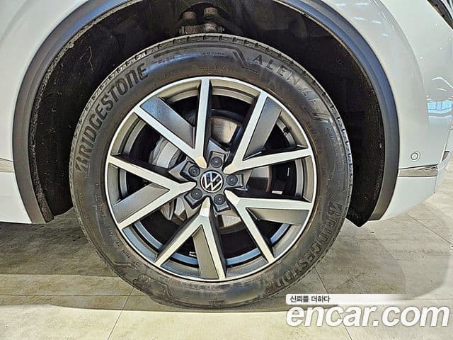 Volkswagen Touareg 2023 — Şəkil 4/15