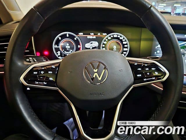 Volkswagen Touareg 2023 — Şəkil 8/15