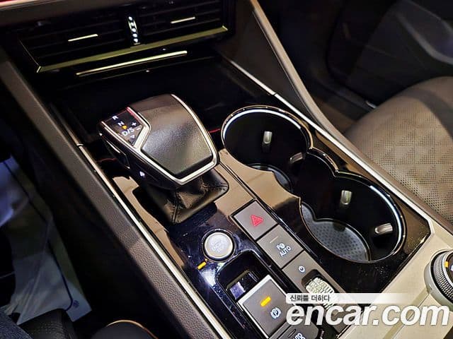 Volkswagen Touareg 2023 — Şəkil 11/15