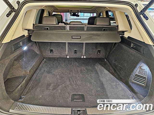 Volkswagen Touareg 2023 — Şəkil 13/15