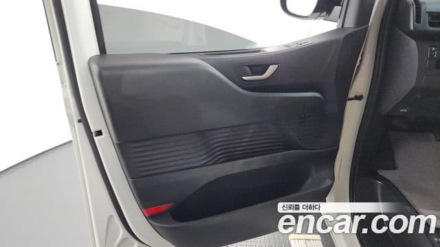 Hyundai Staria 2021 — Фото 18/20