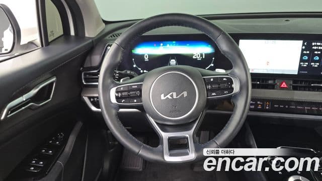 Kia Sportage 2022 — ფოტო 13/20