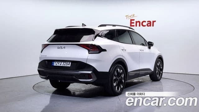 Kia Sportage 2023 — ფოტო 2/20