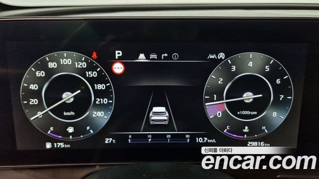 Kia Sportage 2023 — ფოტო 8/20