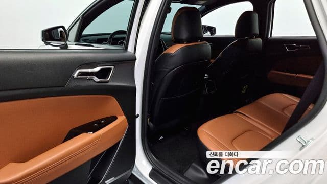 Kia Sportage 2023 — ფოტო 11/20