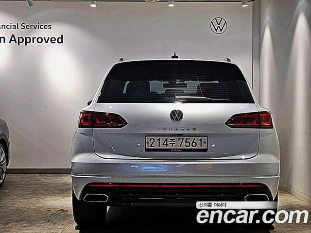 Volkswagen Touareg 2023 — Şəkil 11/13