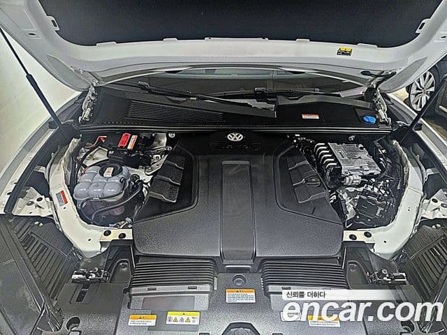 Volkswagen Touareg 2023 — Şəkil 10/13