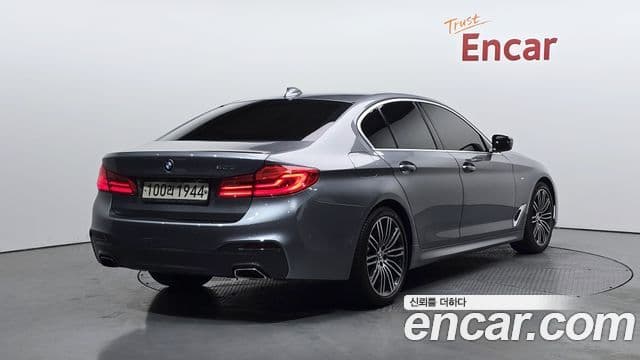 BMW 5 Series 2019 — Şəkil 2/20