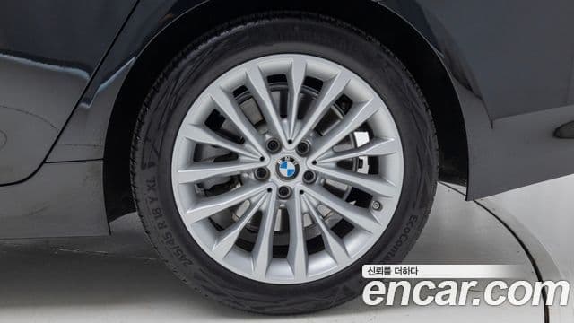 BMW 5 Series 2023 — Şəkil 4/20