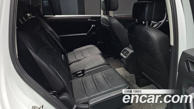 Volkswagen Tiguan Allspace 2022 — ფოტო 11/20