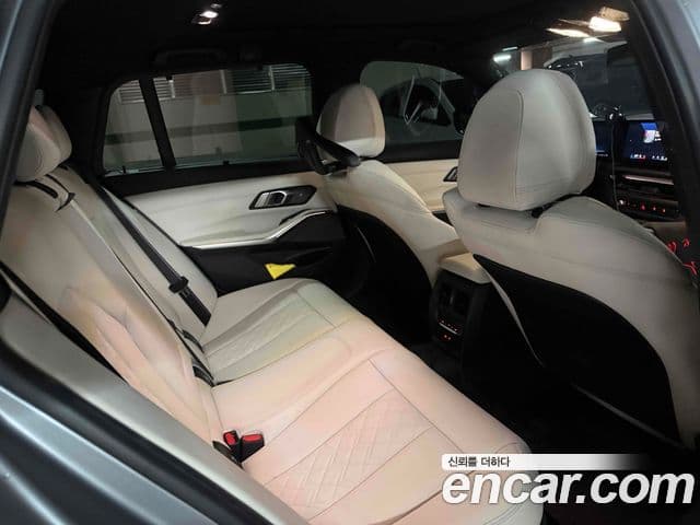 BMW 3 Series 2025 — фото 6 из 6