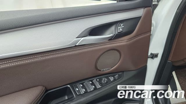 BMW X5 2018 — ფოტო 13/31