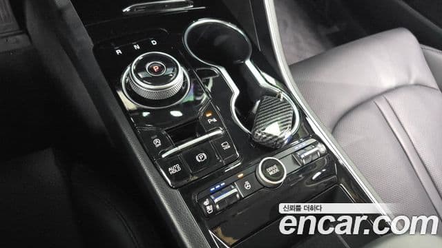 Kia K5 2023 — Şəkil 8/20