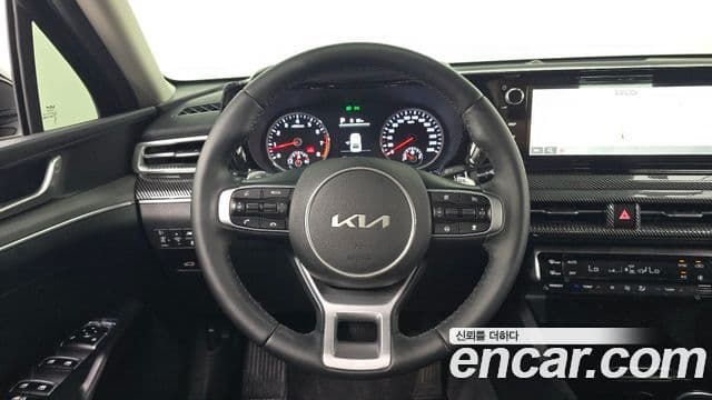 Kia K5 2023 — Şəkil 13/20