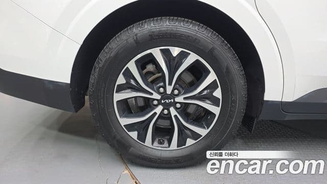 Kia Carnival 2023 — Фото 5/20
