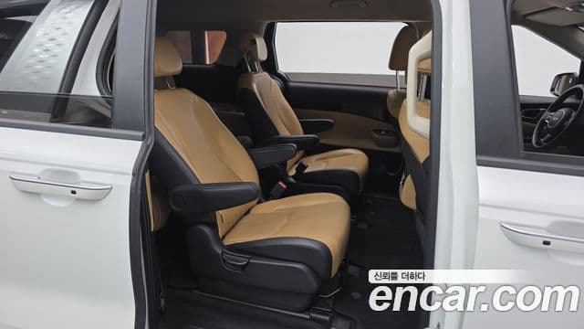 Kia Carnival 2023 — Фото 11/20