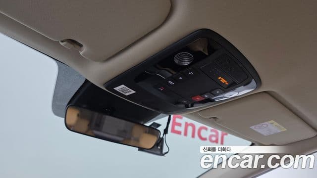 Kia Carnival 2023 — Фото 17/20