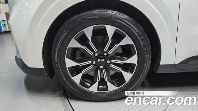 Kia Carnival 2021 — Фото 5/20