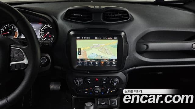 Jeep Renegade 2023 — Şəkil 12/20